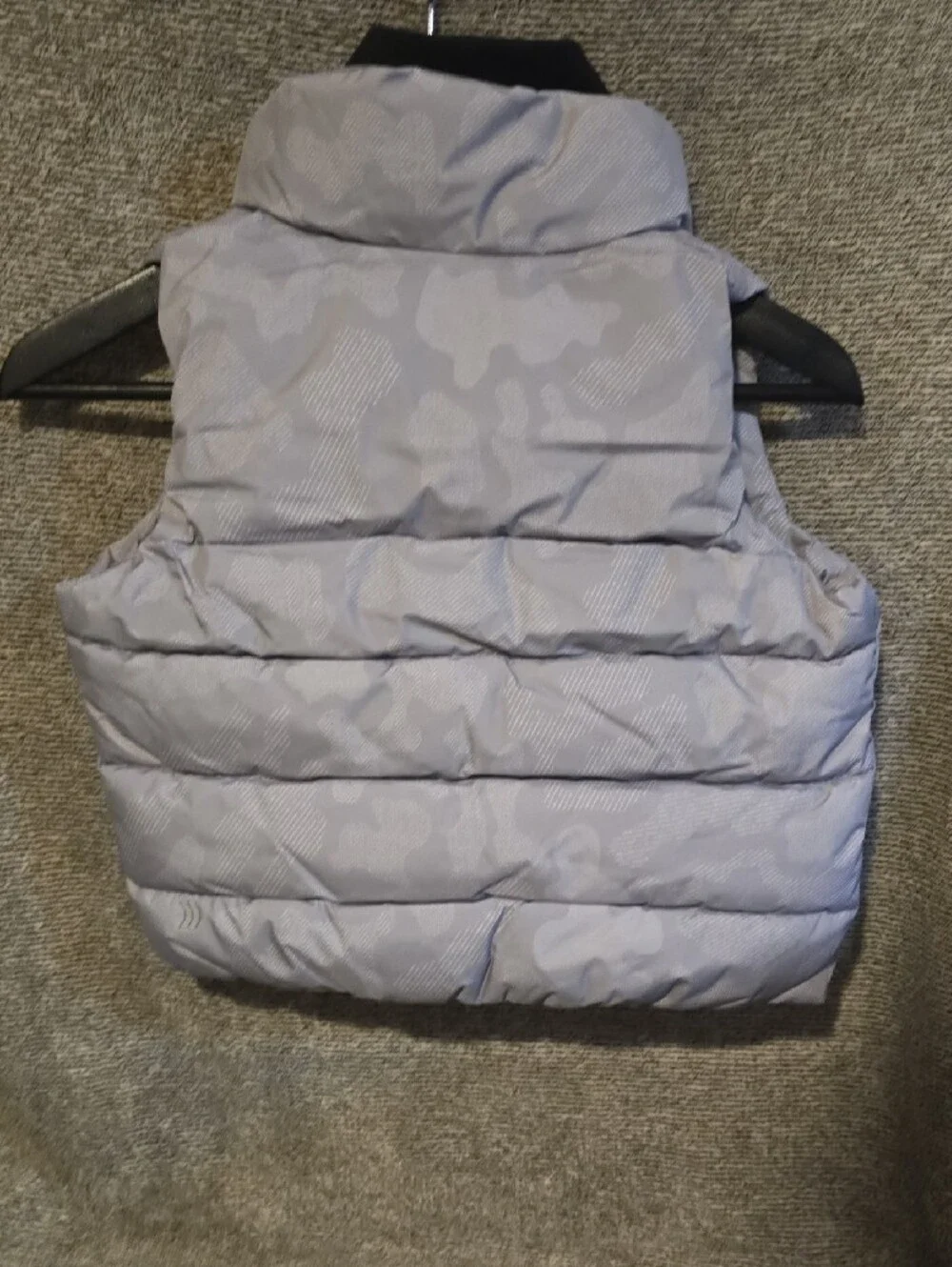 all in motion Light Gray Camouflage Puffer Vest, Girls Size 4